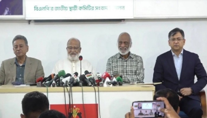 ডিসেম্বরের মধ্যে নির্বাচন না দিলে সহযোগিতা অব্যাহত রাখা কঠিন: খন্দকার মোশাররফ ডিসেম্বরের মধ্যে নির্বাচন না দিলে সহযোগিতা অব্যাহত রাখা কঠিন: খন্দকার মোশাররফ