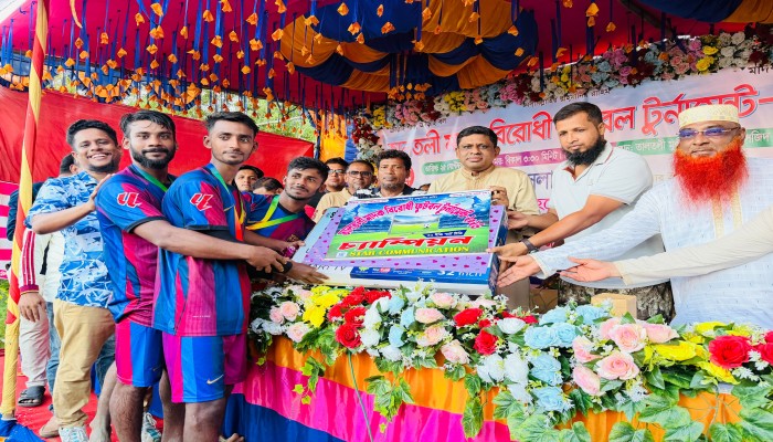 দাউদকান্দির তালতলী গ্রামে দিপুর উদ্যোগে মাদকবিরোধী ফুটবল টুর্ণামেন্ট